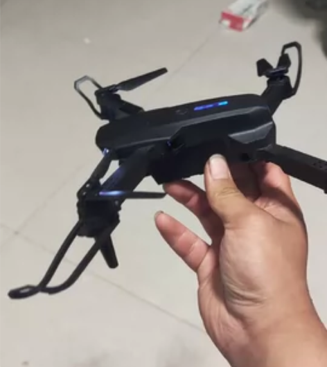 无人机旅游时买差不多将近1000元的航拍无...