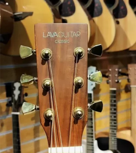 拿火相思木全单电箱吉他,限量款。搭配丽声L...