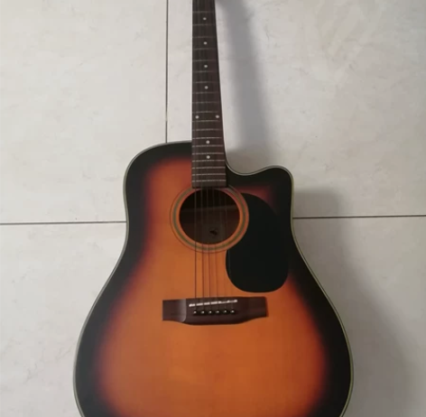 八成新41寸吉他处理，断了一根弦 感兴趣的...