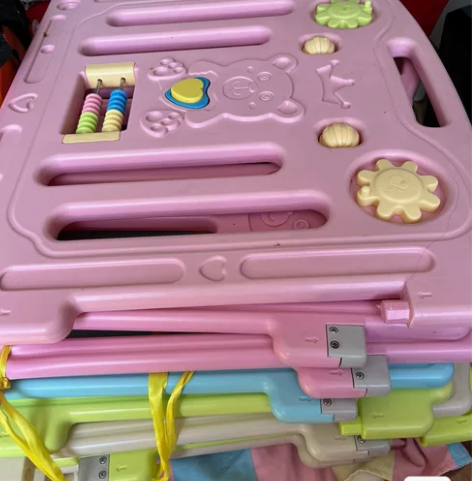 嘟比婴儿围栏，九成新，没用几次。有灰尘。孩...