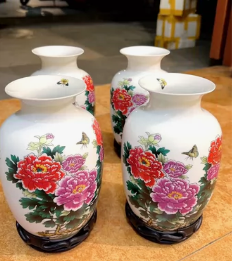 亏本送底座，一个包邮 就剩4个景德镇瓷器花...