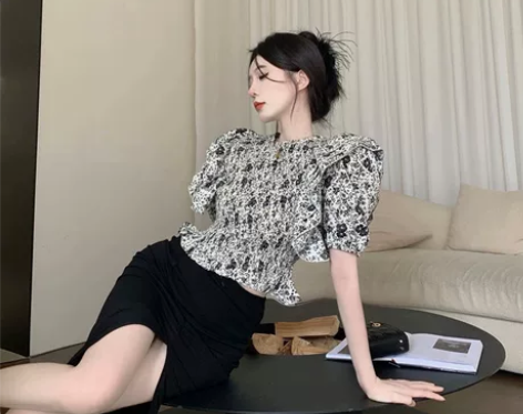 低价出闲置裙子 夏季港风法式复古碎花衬衫女...