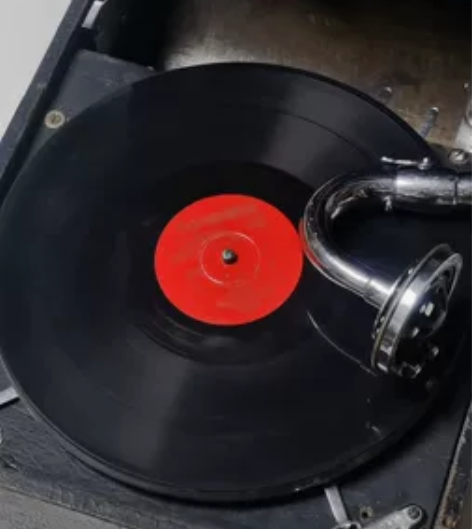 78转黑胶唱片机用的，红色回忆时期的歌曲，...