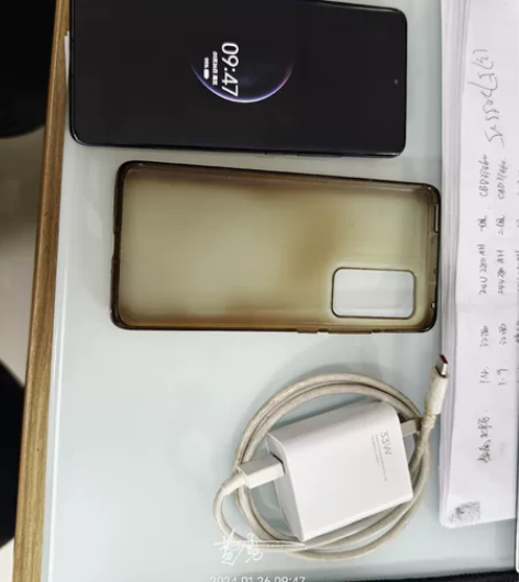 出小米12x  12+256，手机四角有磕...