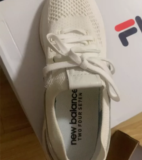 新百伦鞋子，36码，只穿过三次 感兴趣的话...