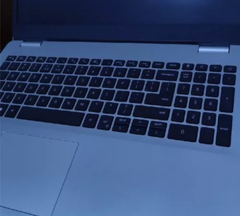 戴尔高配笔记本便宜处理掉了，56万分，畅玩...