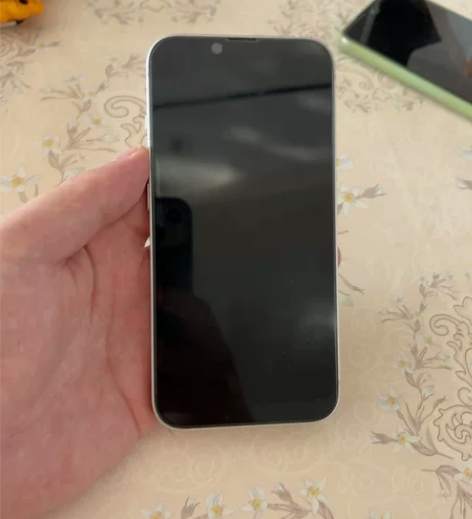 国行苹果13白色，全原，有原盒原线，99新...