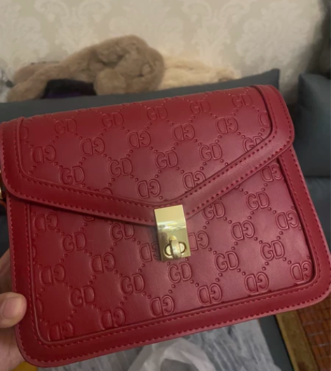 全新豆腐包 正红色可单肩斜挎 包包太多包邮...