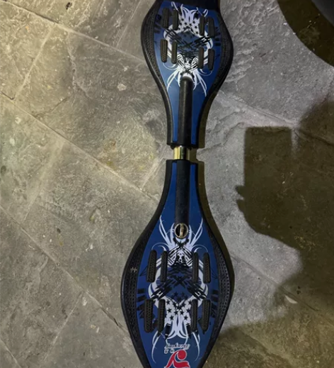 蛇形滑板，低价转让 感兴趣的话点“我想要”...