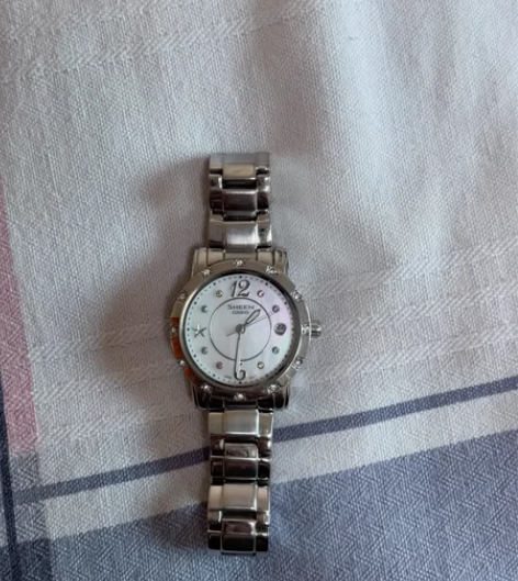 卡西欧SHEEN母贝镶钻手表 感兴趣的话点...