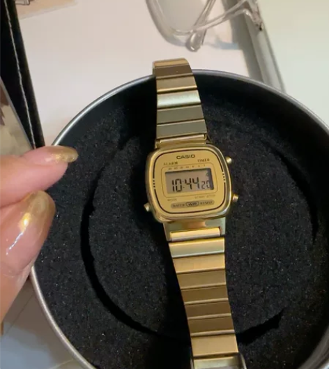卡西欧小金表 不退换闲置了