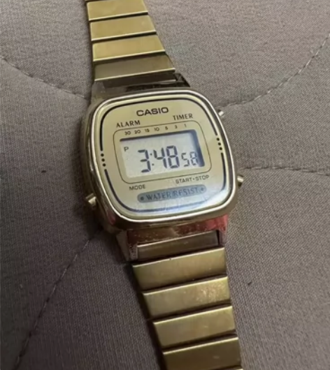 卡西欧casio小方块手表LA670W 金...