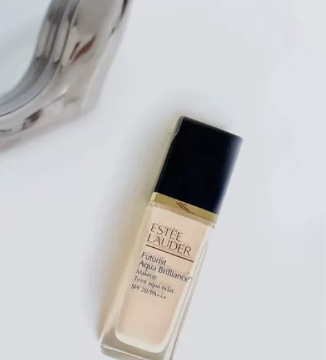 雅诗兰黛沁水粉底液 1C0 全新 色号：1...