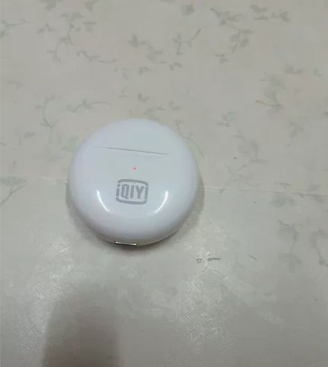 爱奇艺蓝牙耳机，闲置，送全新耳机充电线 感...