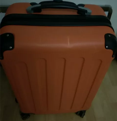 行李箱24寸，带扩展，九新，拉杆拉链万向轮...