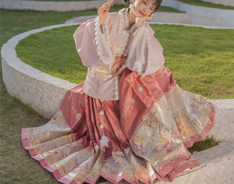 云藏月绣团花小宴 原创明制少女方领补服重工...