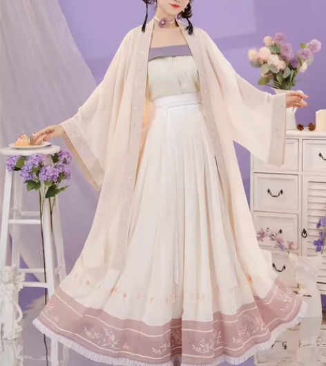 【出租】清梳 芳华 三件套M码，样式如图 ...