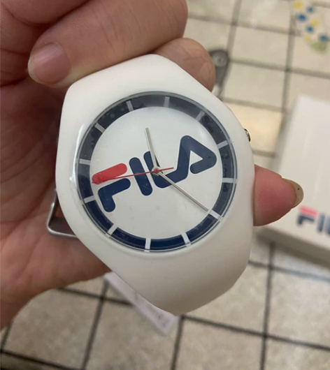 斐乐手表 全新 但是放了没电了，自己换个电...