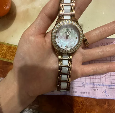 天王表陶瓷石英女表。在广东惠州专柜买的。购...