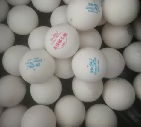 乒乓球40＋球，多是双鱼一星球，大约有八十...