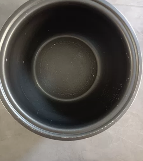 新飞电饭煲5升，新旧如图，40自提。 感兴...