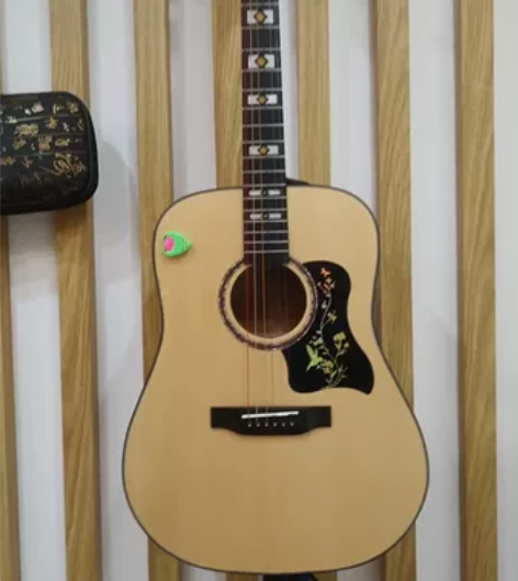 女朋友买的单板电箱吉他，买了三个月没学会，...