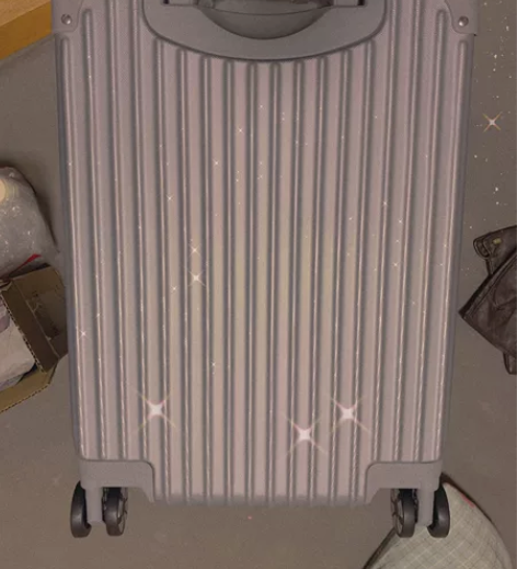 SOO行李箱专柜正品，银灰色，全新 感兴趣...