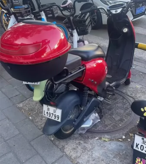 爱玛国标电动车!个人闲置九新电车,工作变动...