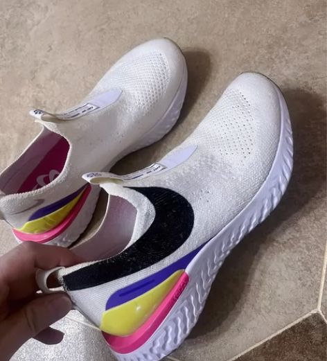 转NIKE EPIC PHNTM REAC...