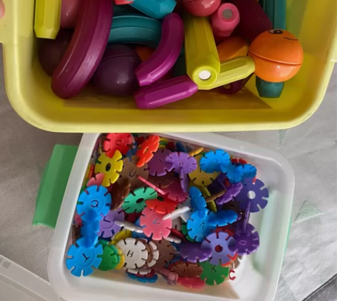 打包两大盒玩具 纽奇磁立棒玩具 标价直接拍...