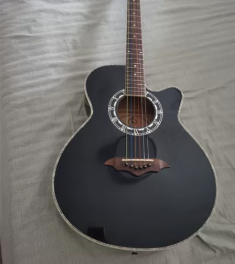 吉它没怎么弹过，二手物品售出不退！ 感兴趣...