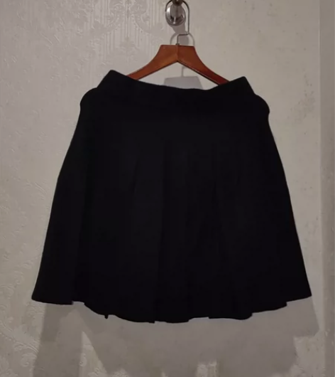 针织百褶裙就穿一次，腰围带弹力的，长45厘...