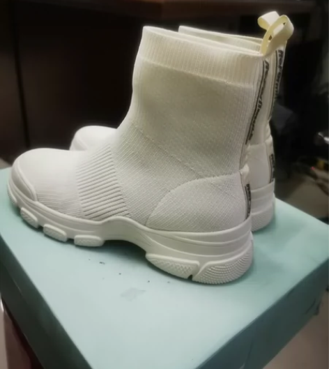 包邮，37码星期六飞织运动袜靴，全新的没穿...