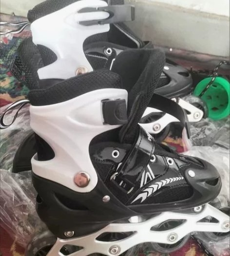 【特价捡漏 先到先得】溜冰鞋成人直排轮可刹...