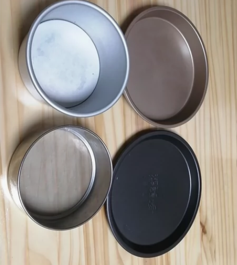 烘培工具一组,含两个披萨盘,一个6寸蛋糕盘...