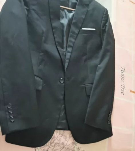 600元买的西服，，结婚穿了一次，适合一米...