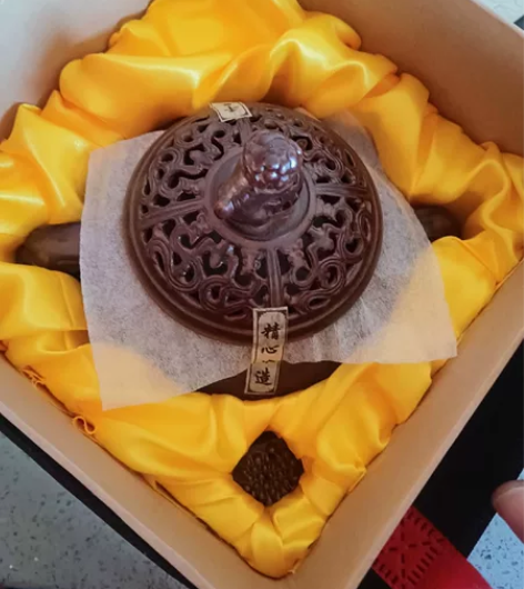 搬家腾地，全新香炉，有两个一起带走吧点我想...