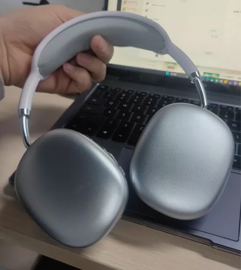 蓝牙头戴耳机，9成新。买来带了一周。同城自...