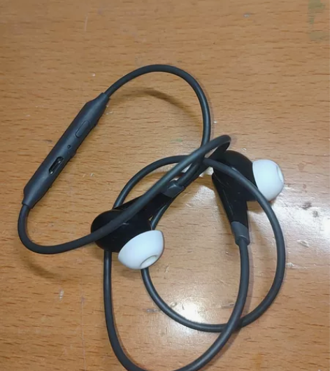 小鸟耳机track 黑色挂脖一代，无降噪这...