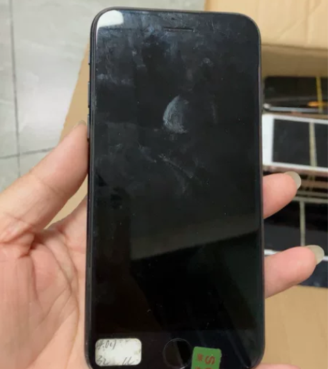 苹果7代32g有前后置摄像头wifi机，有...