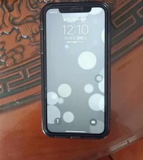 出自己一手自用，带面容全原装未拆未修，9成新苹果11  64...