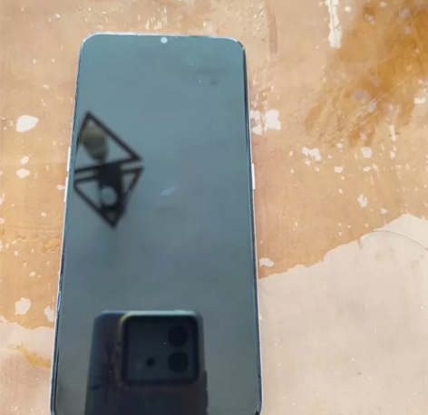 OPPO A11. 4+128  后背有使...