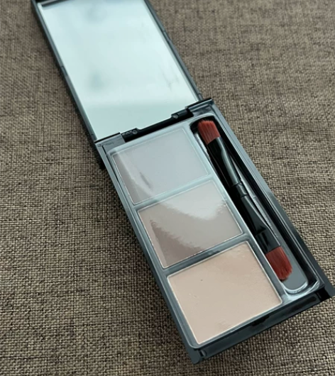 srmakeup眉粉全新 膜和塑料隔层都完...