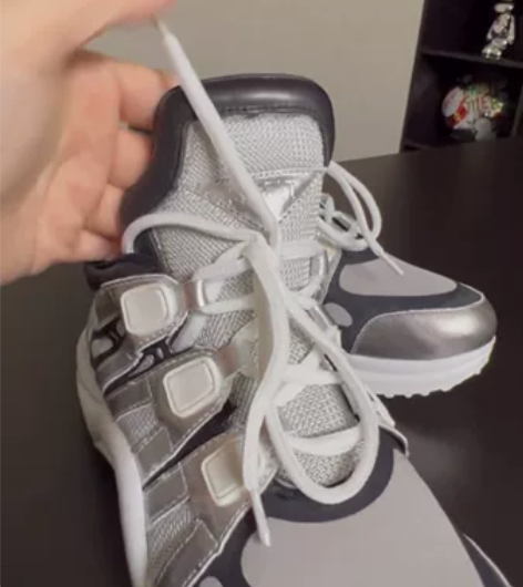 【星期六正品】新款女鞋休闲系带运动鞋女厚底...