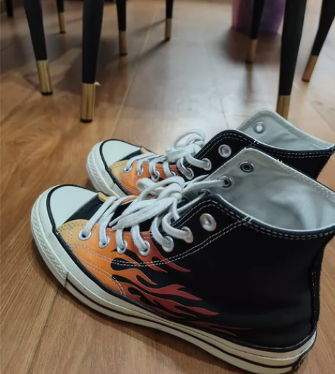 匡威火焰高帮，商场购买正品，男女同款39码...