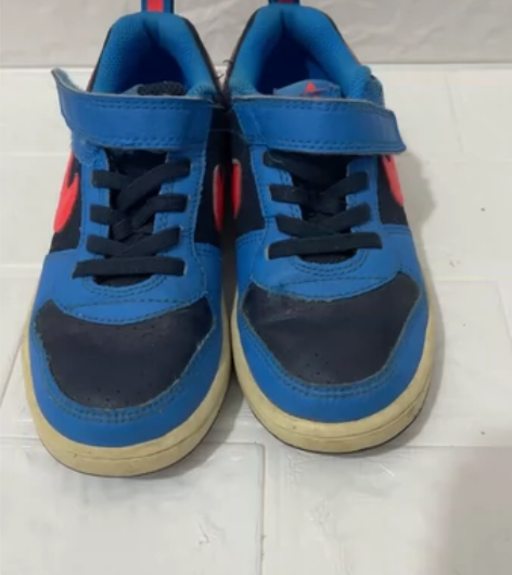 儿童耐克运动鞋，码数29.5 感兴趣的话点...