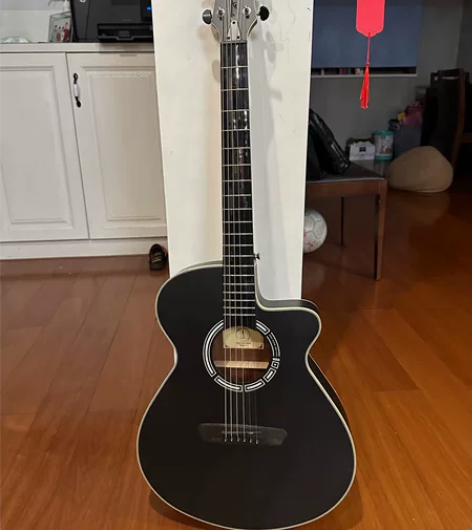 吉他，popular练习吉他 买来就没用几...