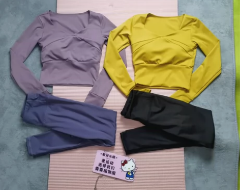 瑜伽服闲置,夏季长短袖瑜伽服带胸垫速干上衣...