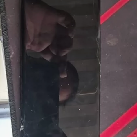 中兴Axon40Ultra屏幕总成 外爆,...