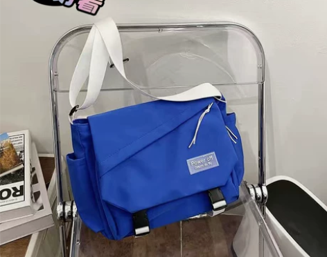 店不开了，低价处理男士斜挎包潮牌ins工装...